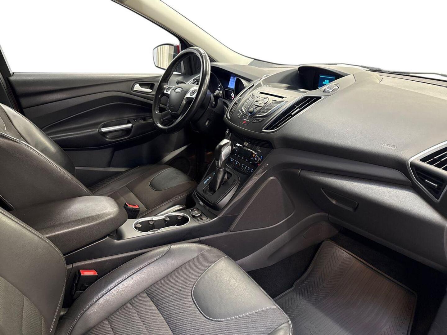 FORD Kuga 7