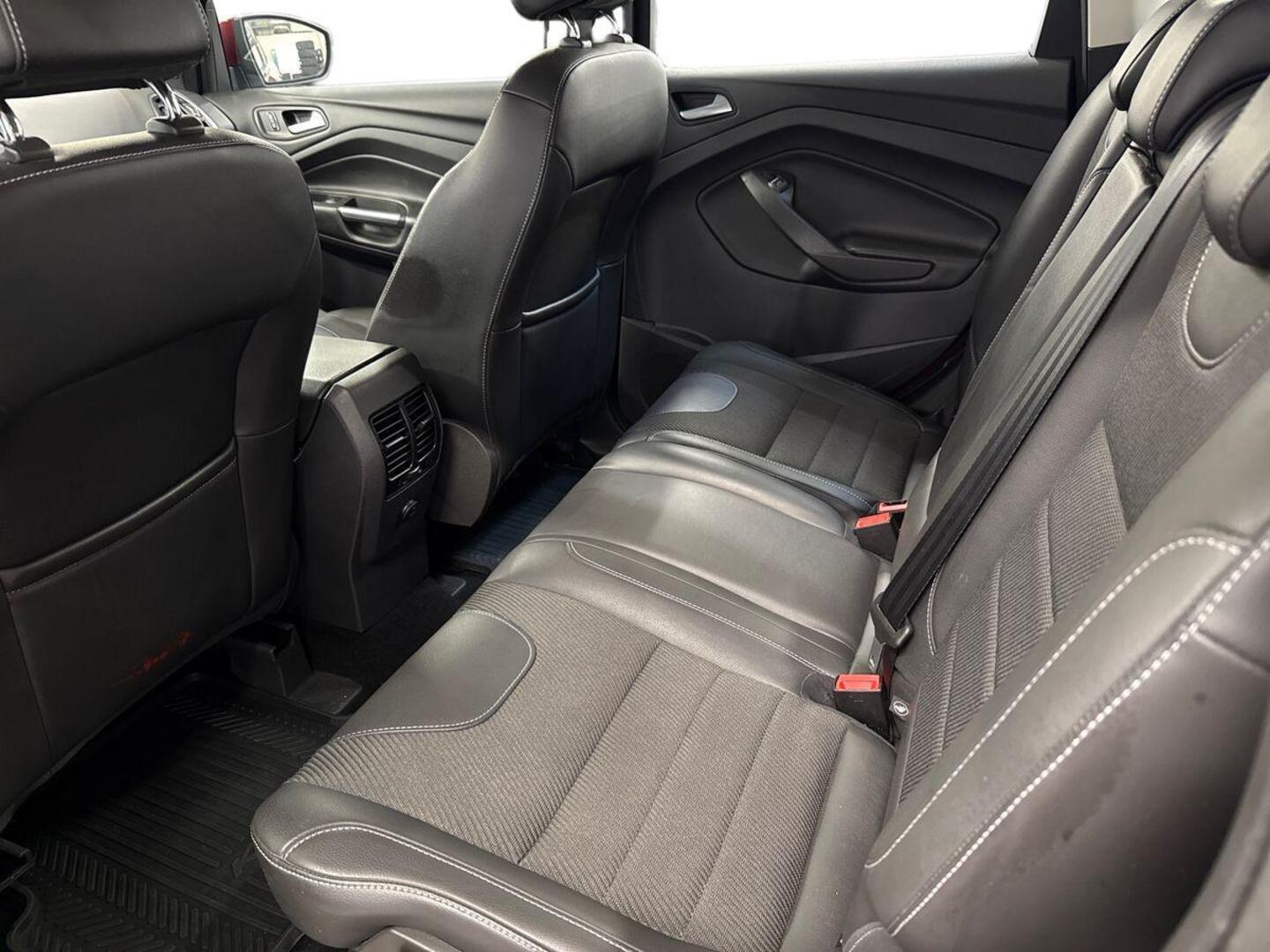 FORD Kuga 8