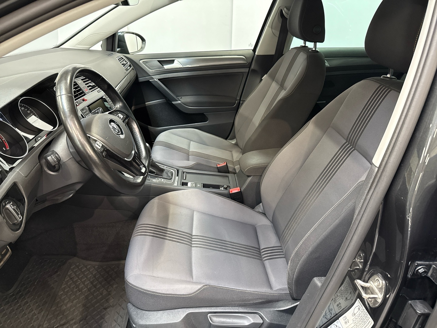 VOLKSWAGEN Golf 2017