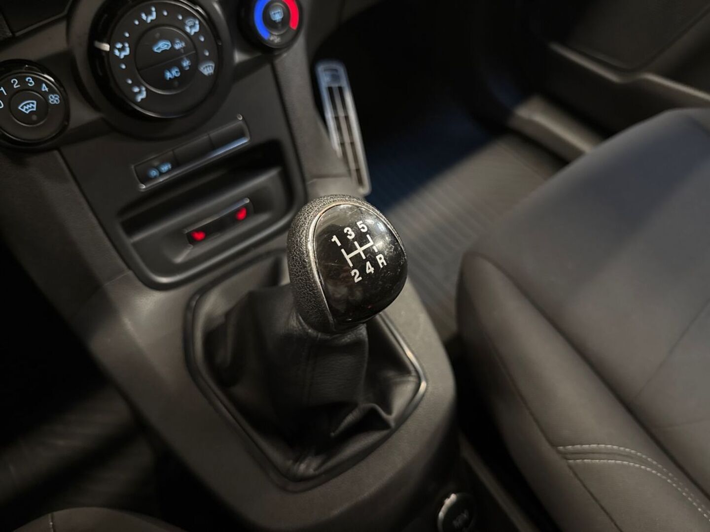 FORD Fiesta 2016