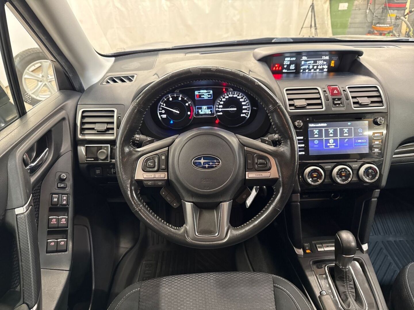 SUBARU Forester 2016