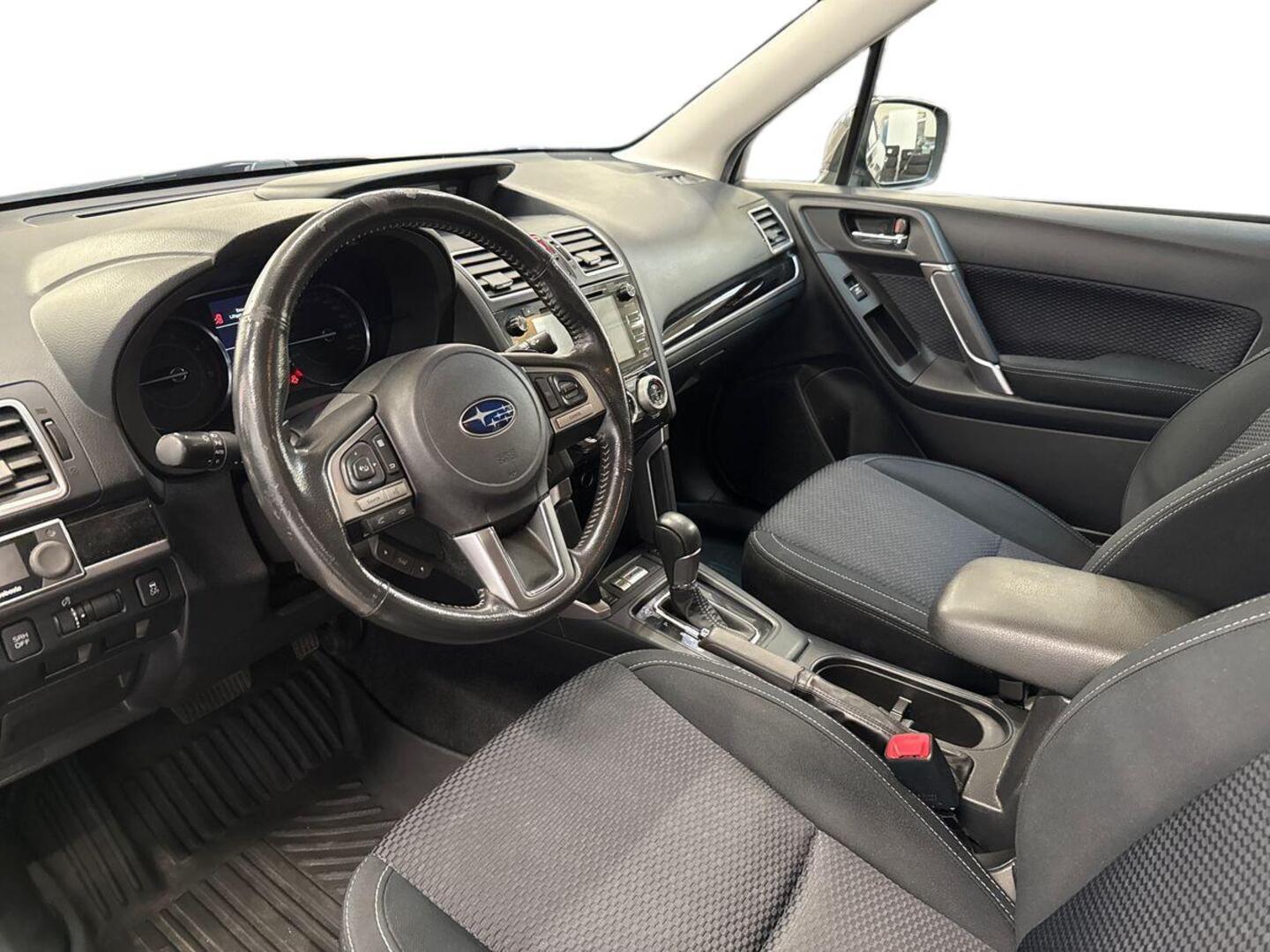 SUBARU Forester 2016