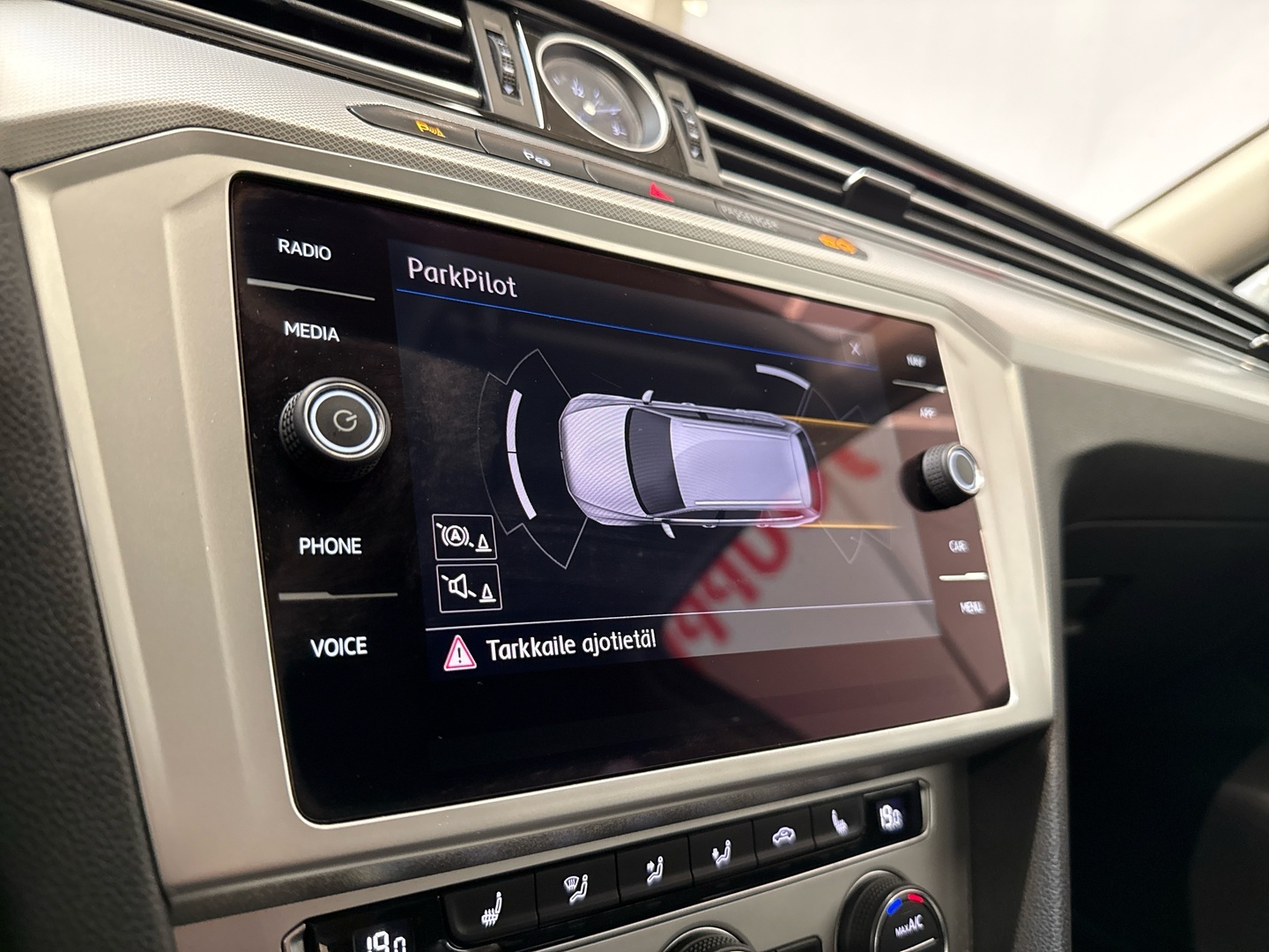 VOLKSWAGEN Passat 2018