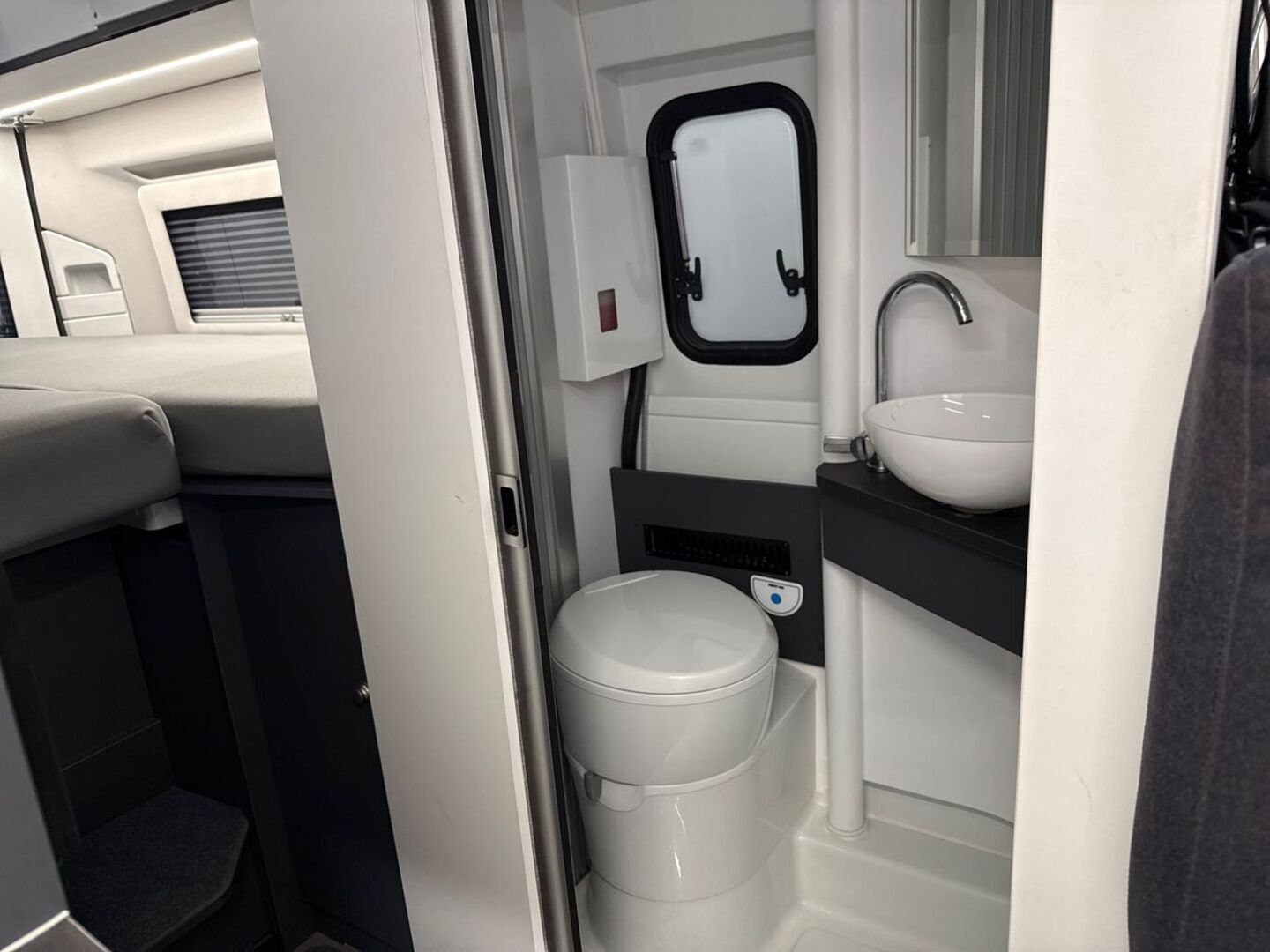 ADRIA TWIN SUPREME 640 SLB 2020