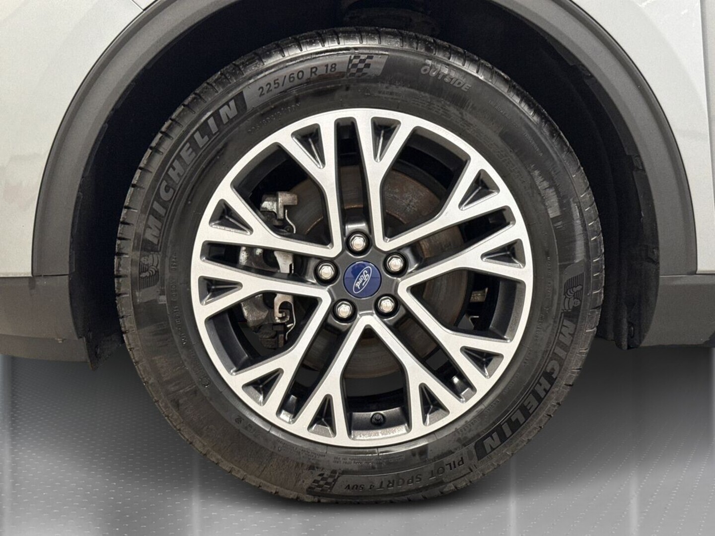 FORD Kuga 13
