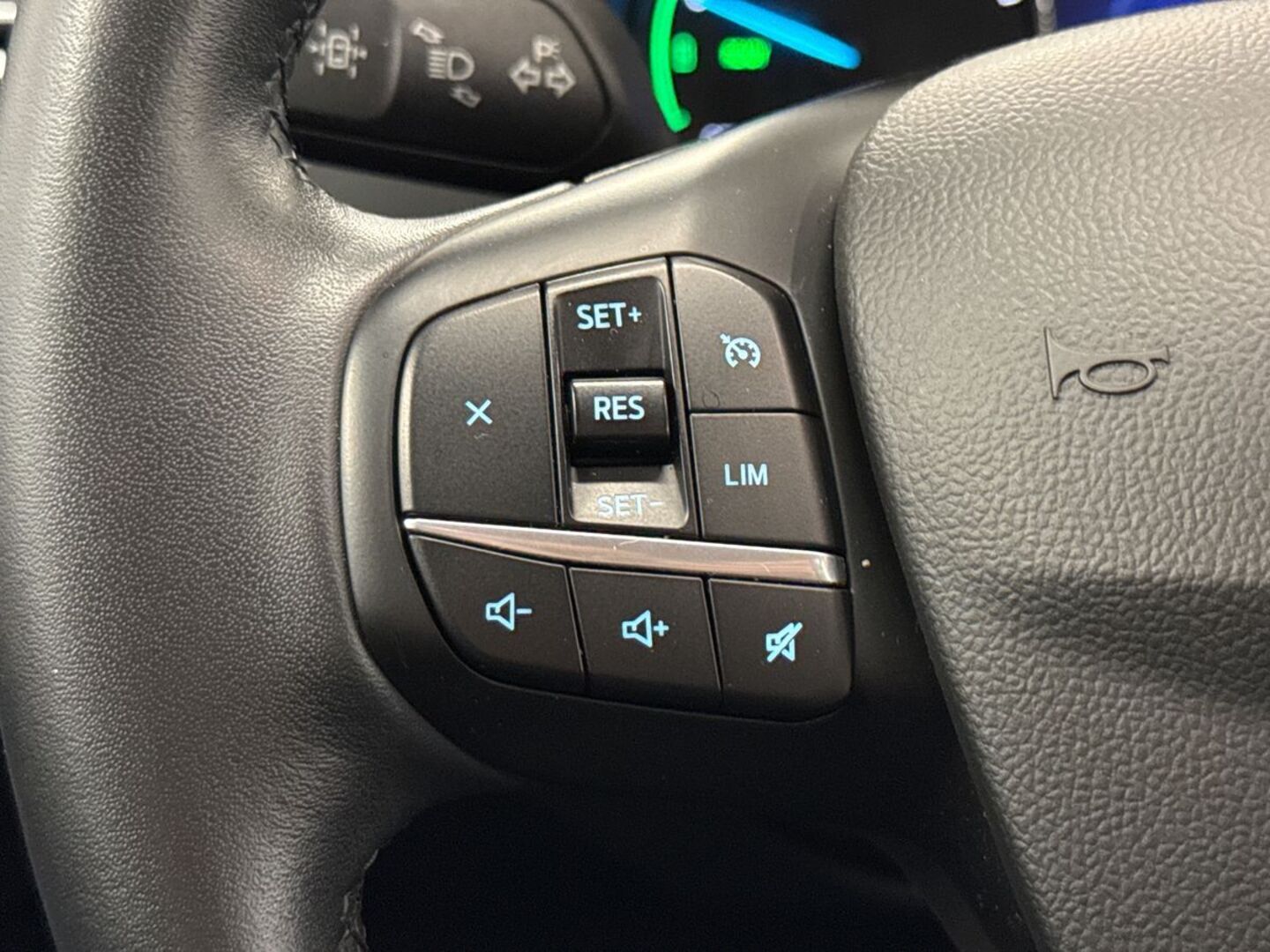 FORD Kuga 21