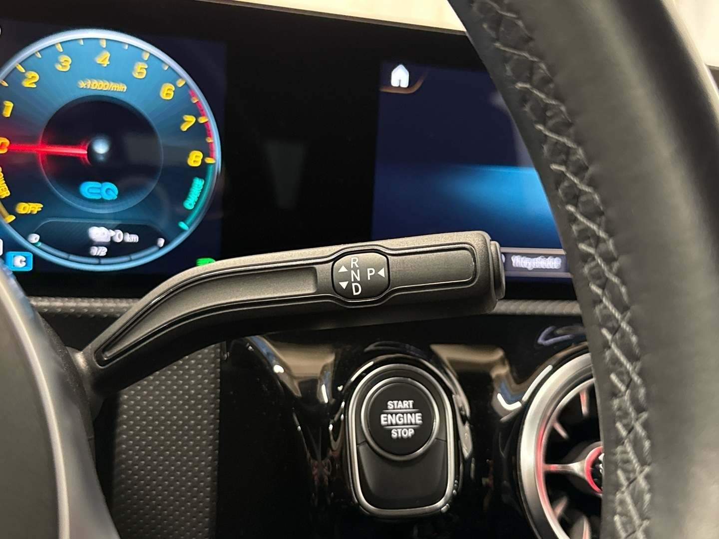 MERCEDES-BENZ A 2021