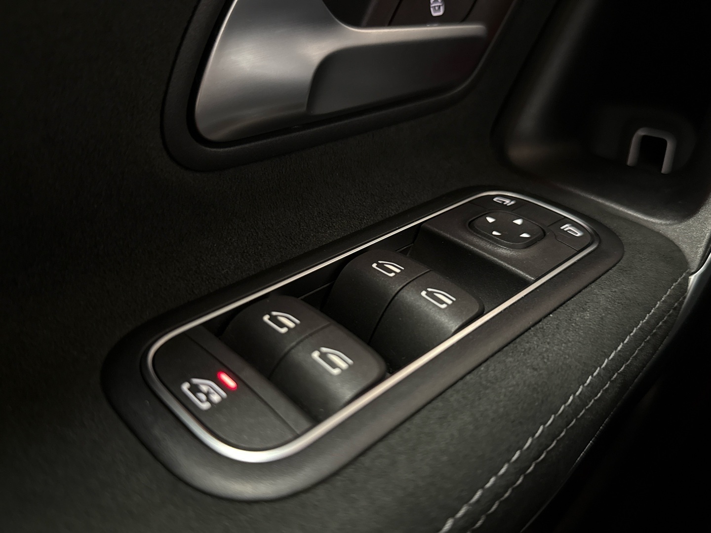 MERCEDES-BENZ A 2021