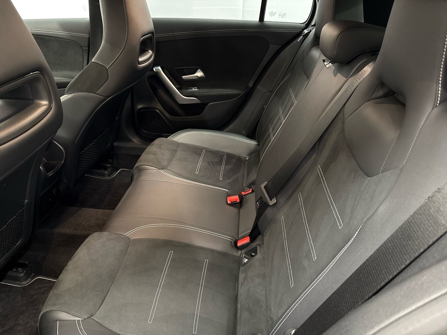 MERCEDES-BENZ A 2021