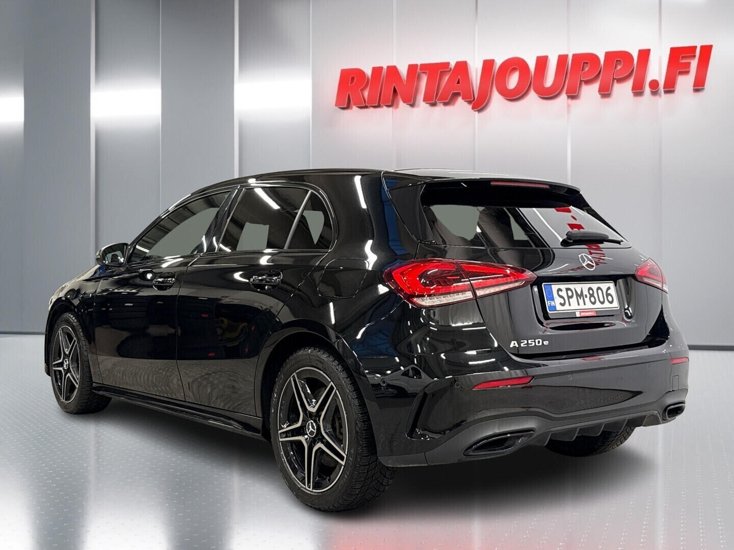 MERCEDES-BENZ A 2021