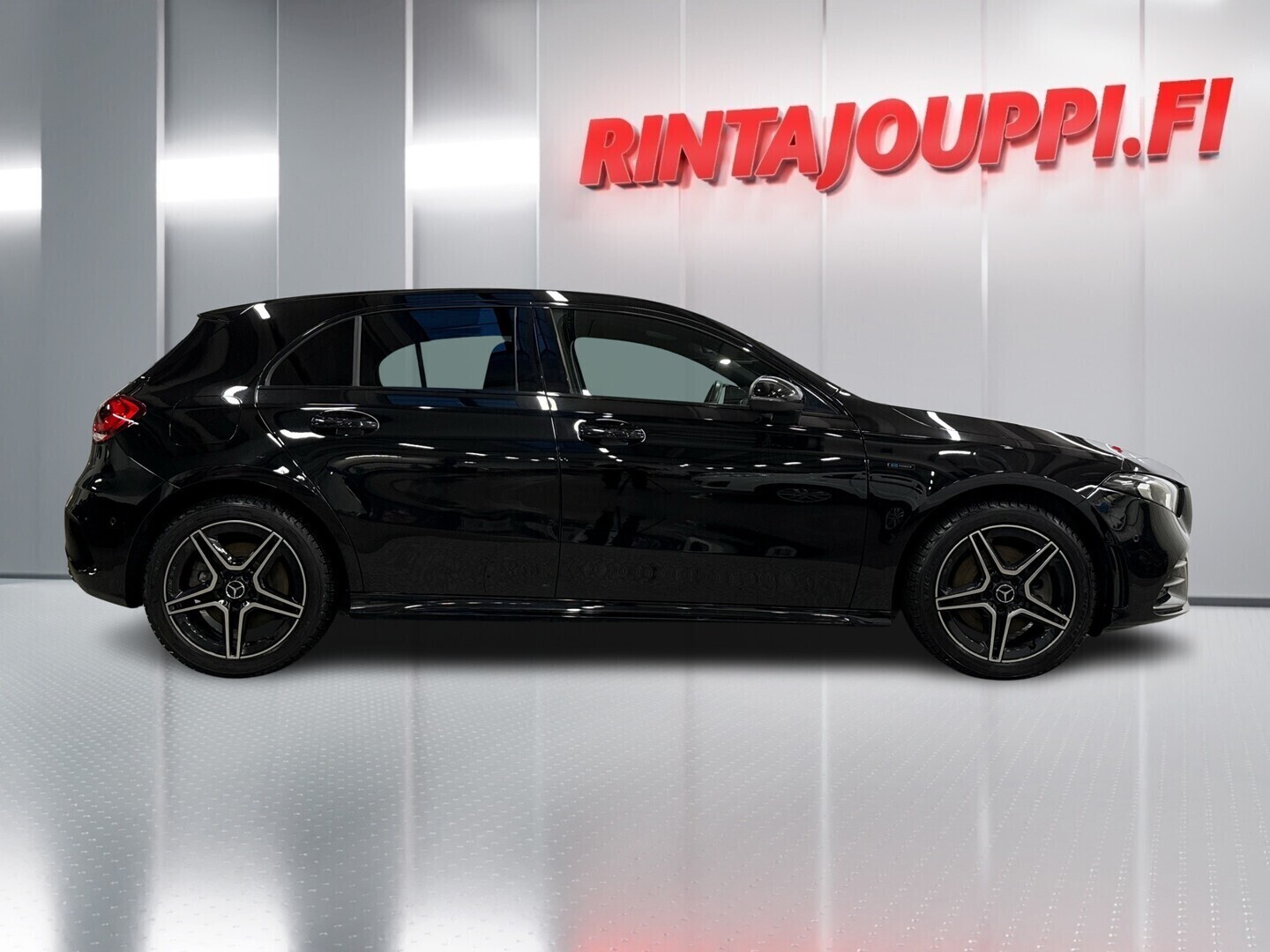 MERCEDES-BENZ A 2021