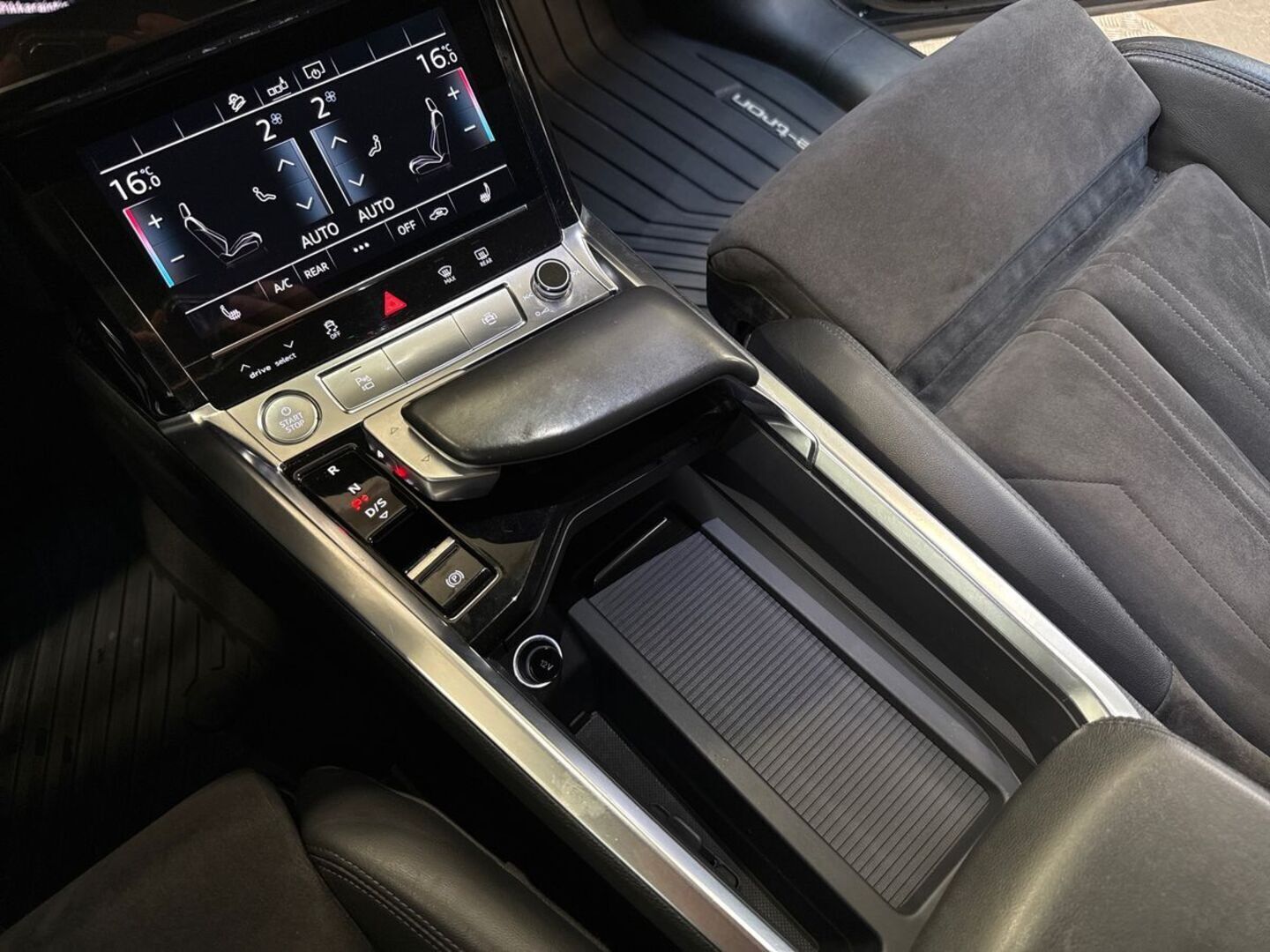 AUDI e-tron 2020