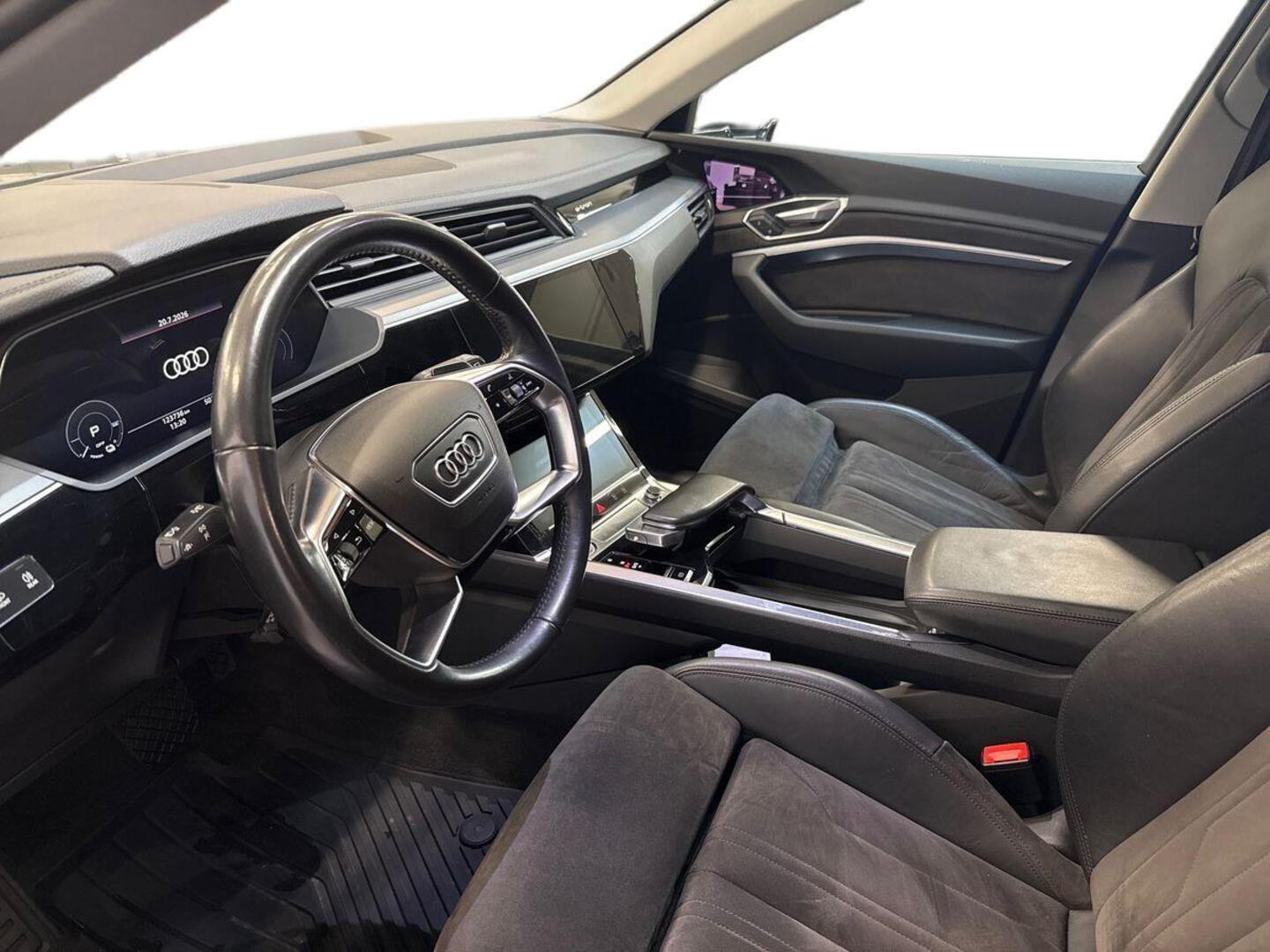 AUDI e-tron 2020