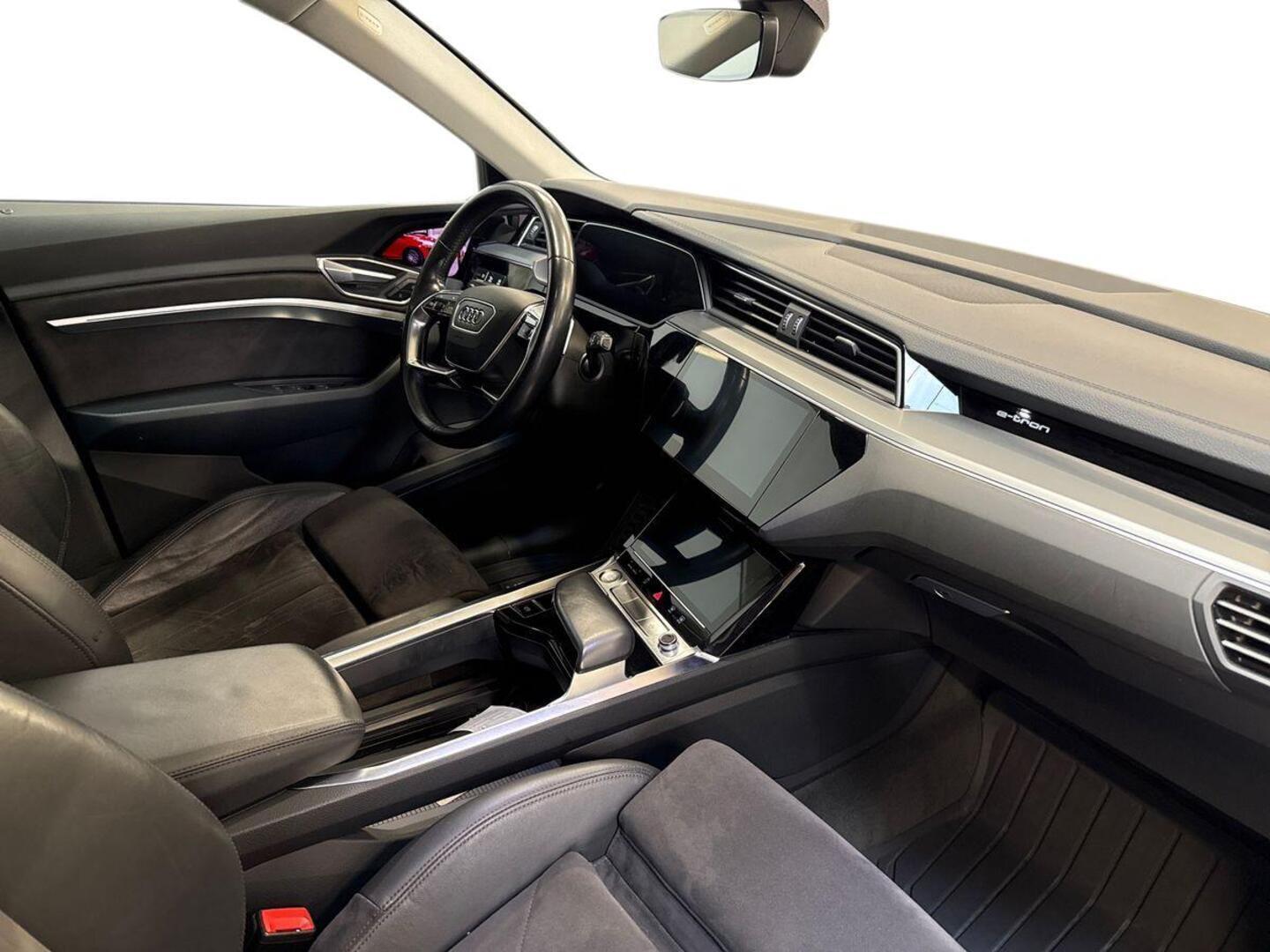 AUDI e-tron 2020