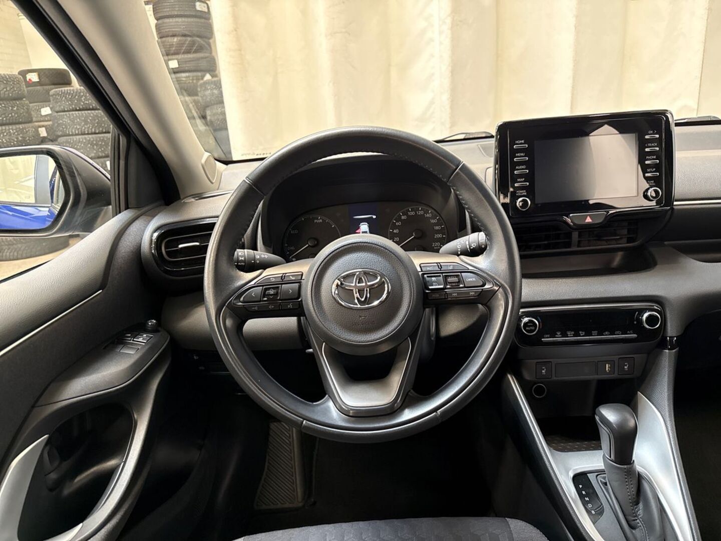 TOYOTA Yaris 2023