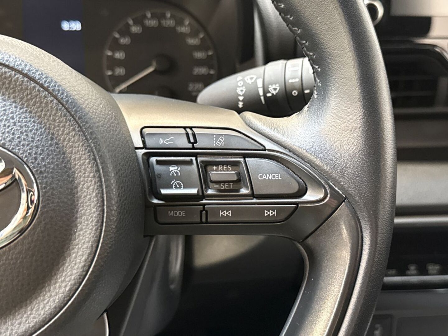 TOYOTA Yaris 2023