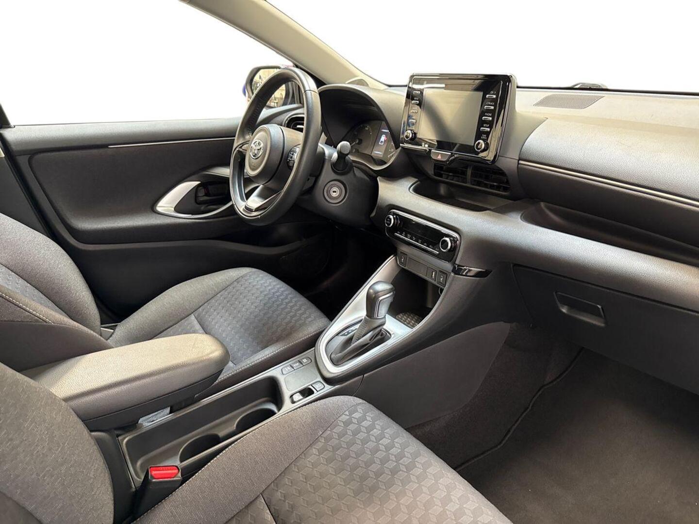 TOYOTA Yaris 2023