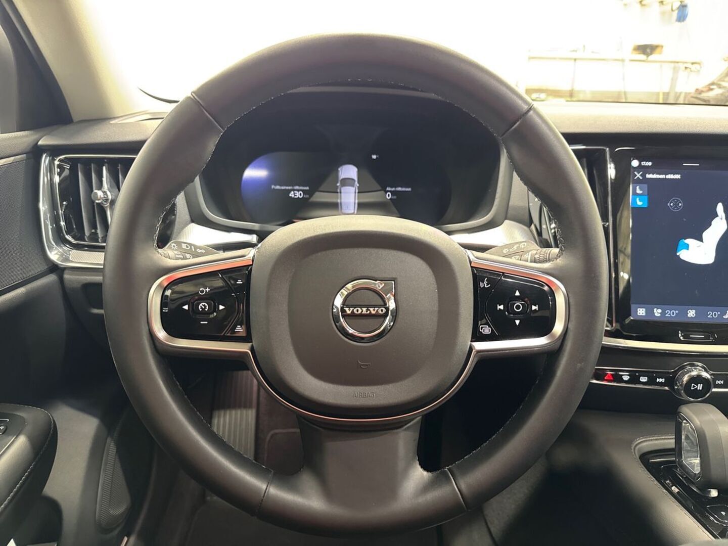 VOLVO V60 2024