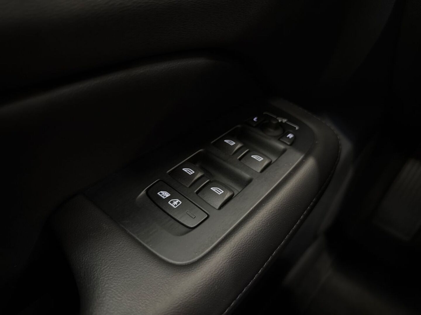 VOLVO V60 2024