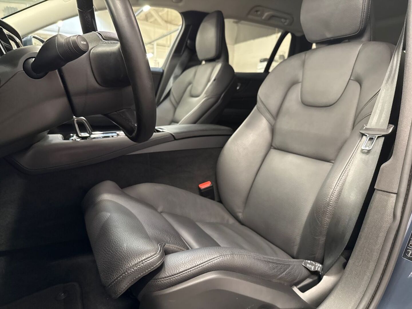 VOLVO V60 2024