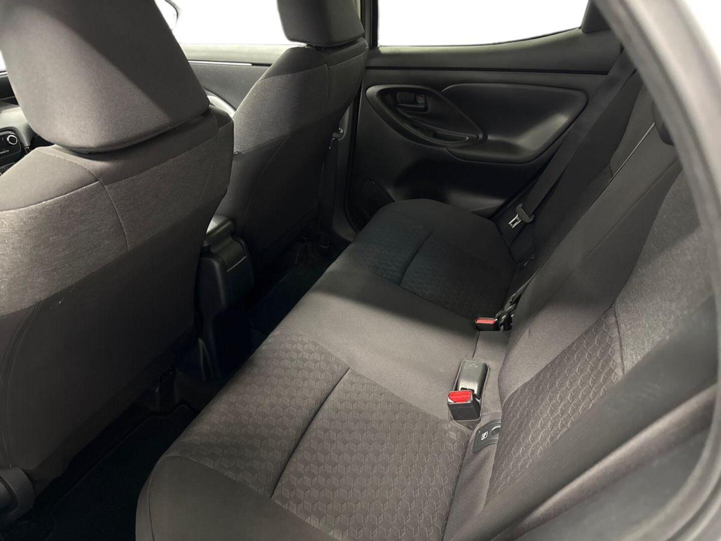 TOYOTA Yaris 2024