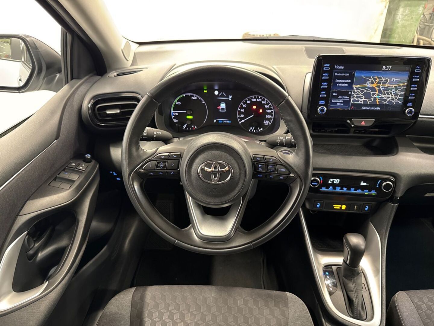 TOYOTA Yaris 2024