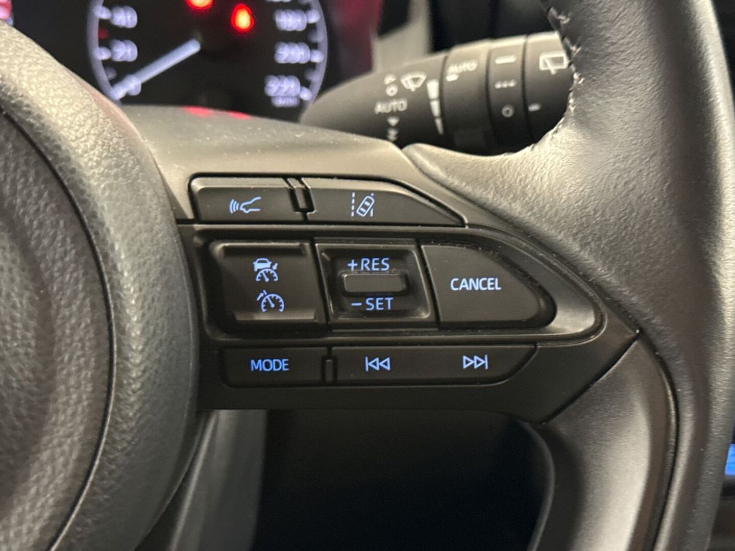 TOYOTA Yaris 2024