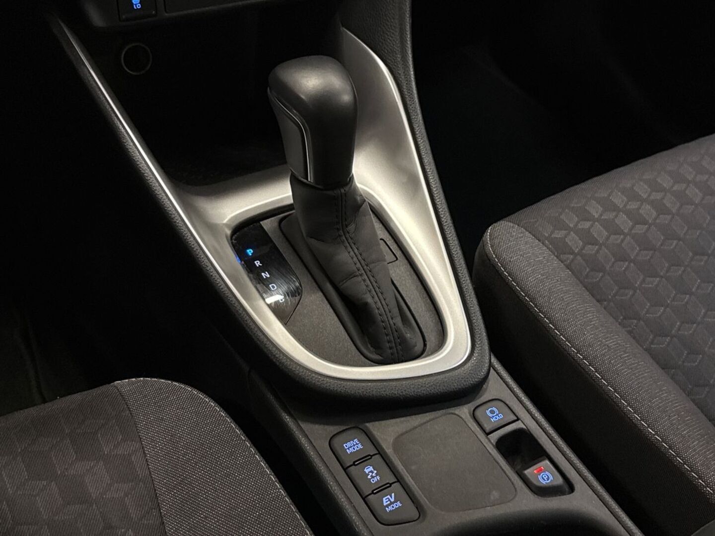 TOYOTA Yaris 2024