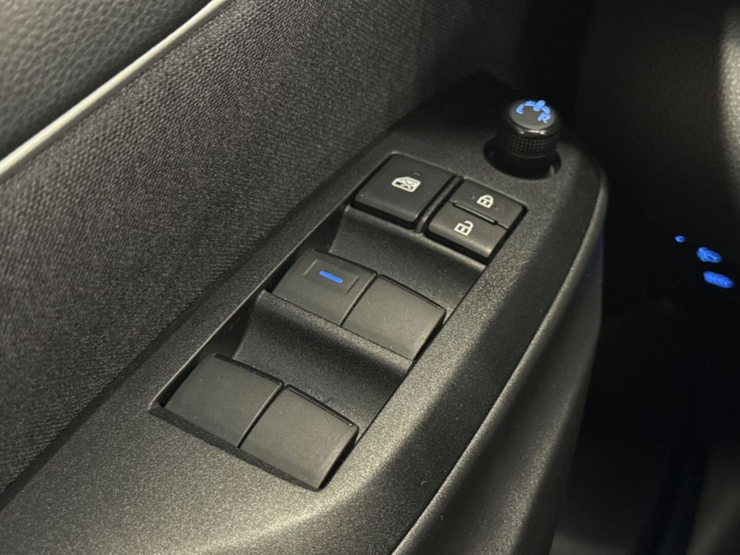 TOYOTA Yaris 2024