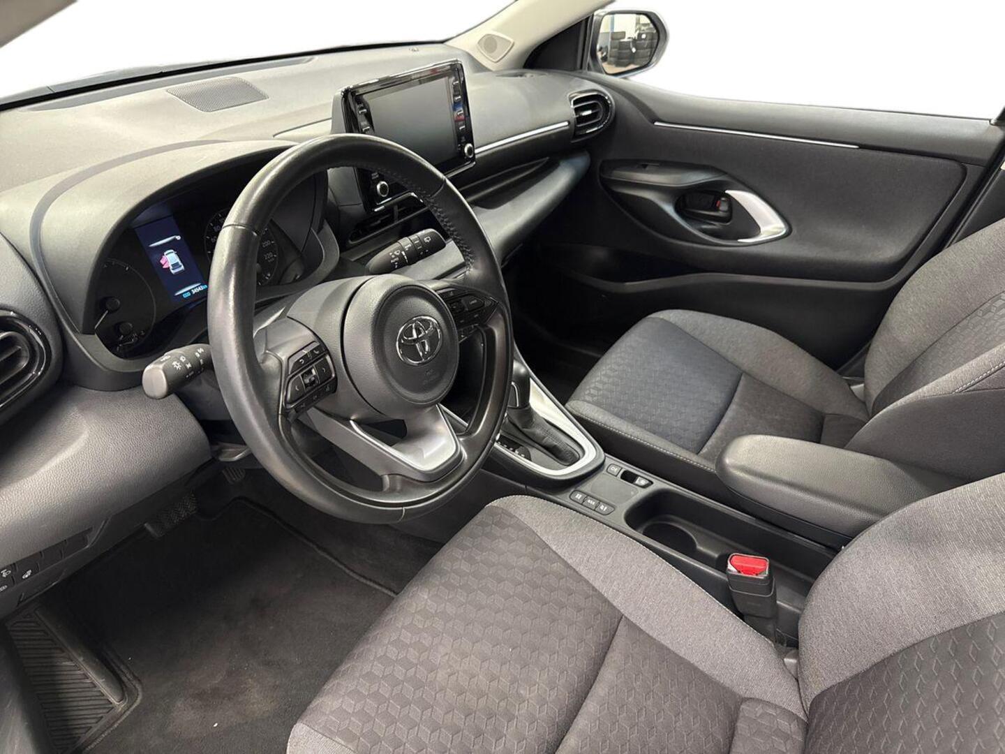 TOYOTA Yaris 2024