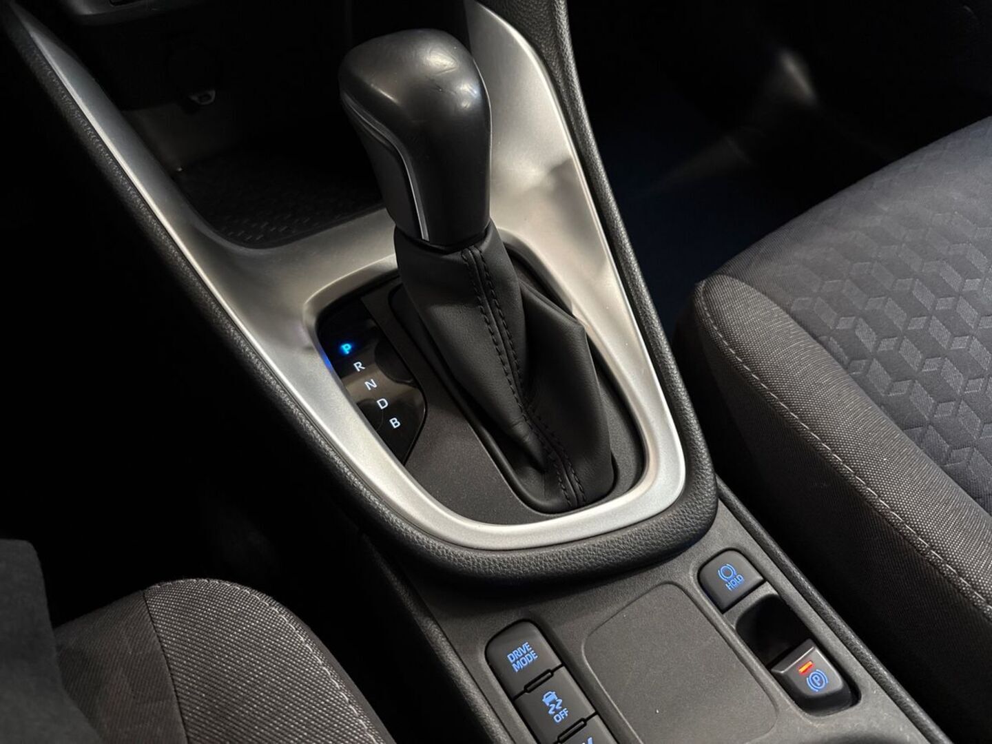 TOYOTA Yaris 2024