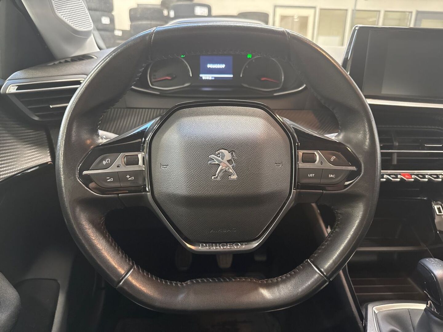 PEUGEOT 208 2021