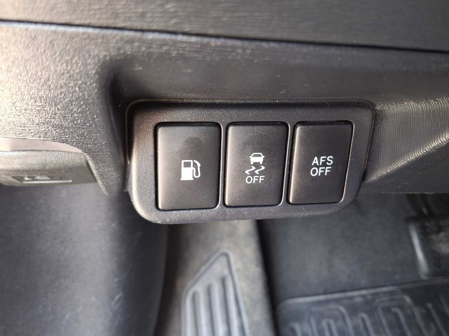 TOYOTA Avensis 2015