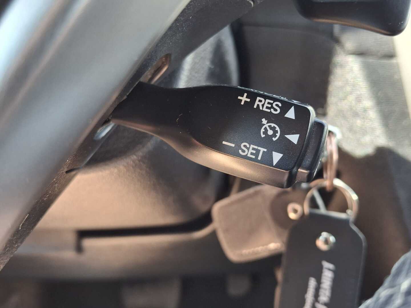 TOYOTA Avensis 2015