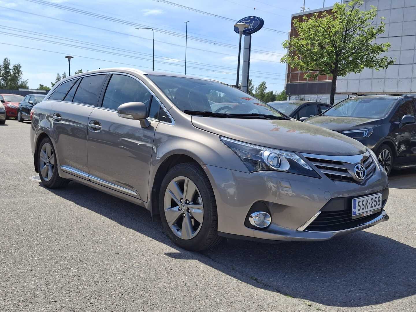 TOYOTA Avensis 2015