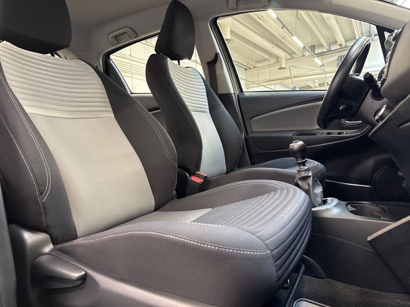 TOYOTA Yaris 2019