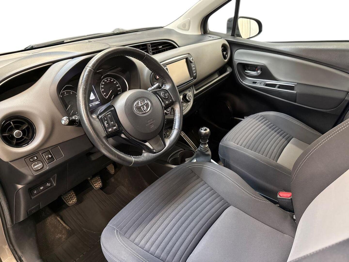 TOYOTA Yaris 2019