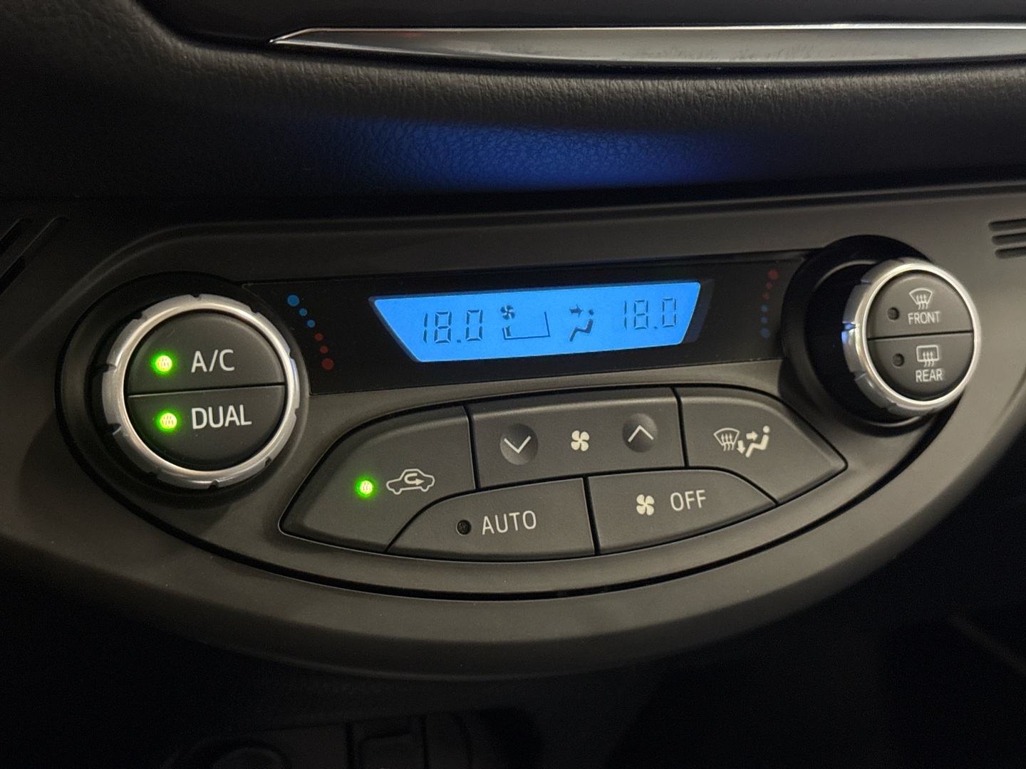 TOYOTA Yaris 2019