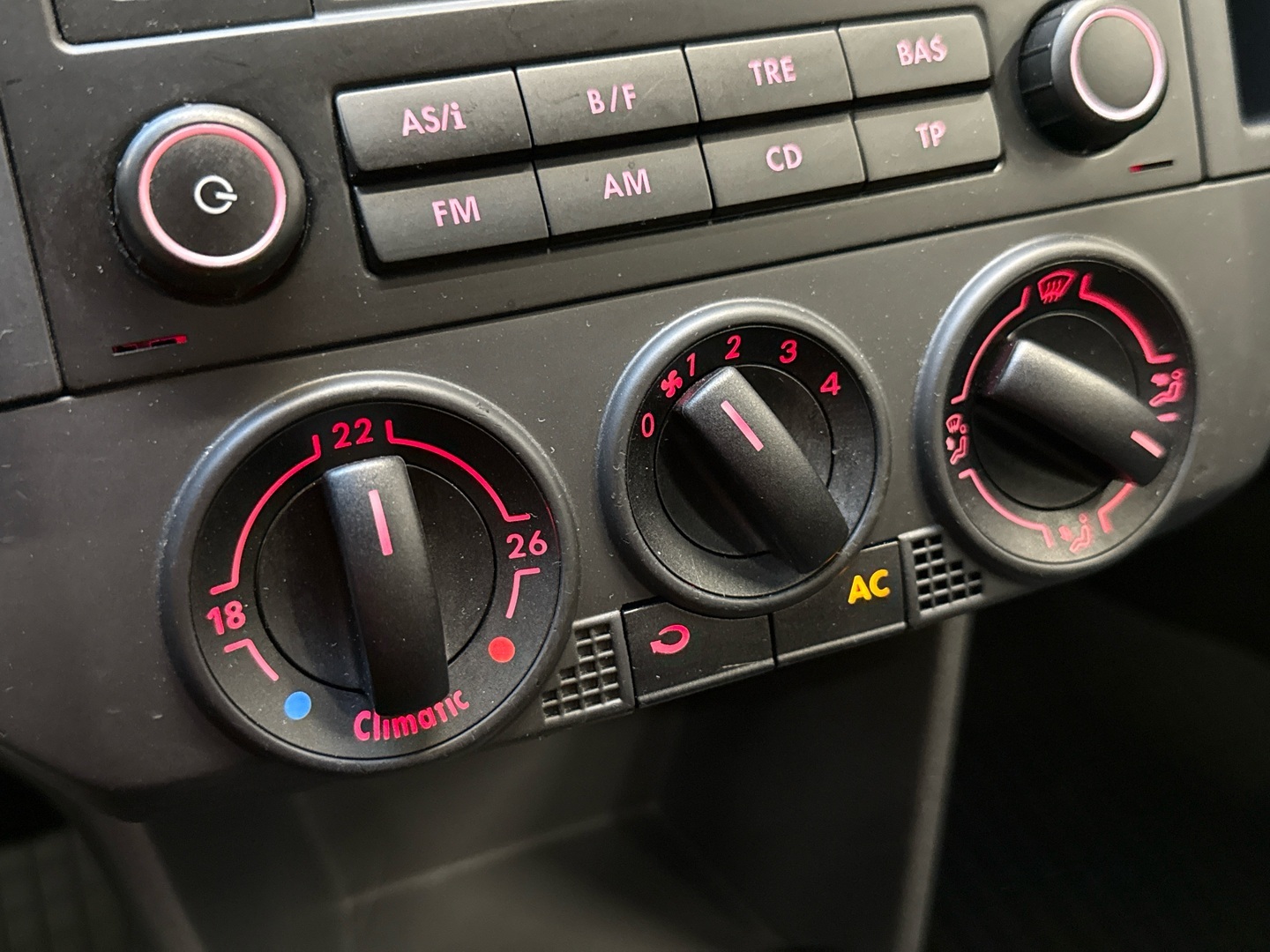 VOLKSWAGEN Polo 2007