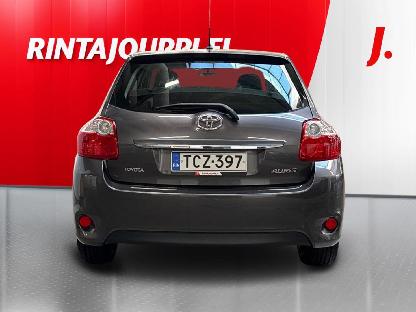 TOYOTA Auris 2010