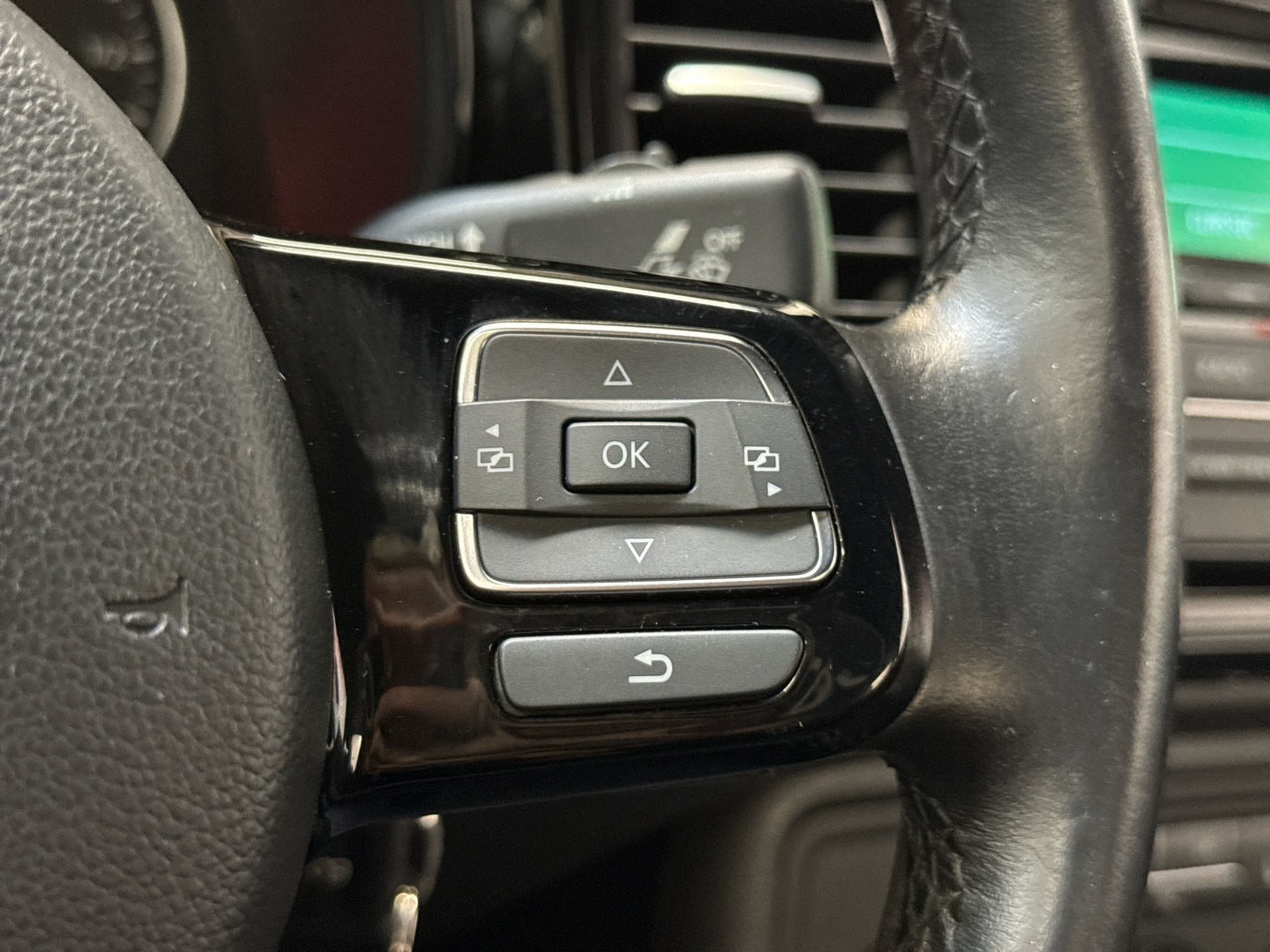 VOLKSWAGEN Beetle 2012