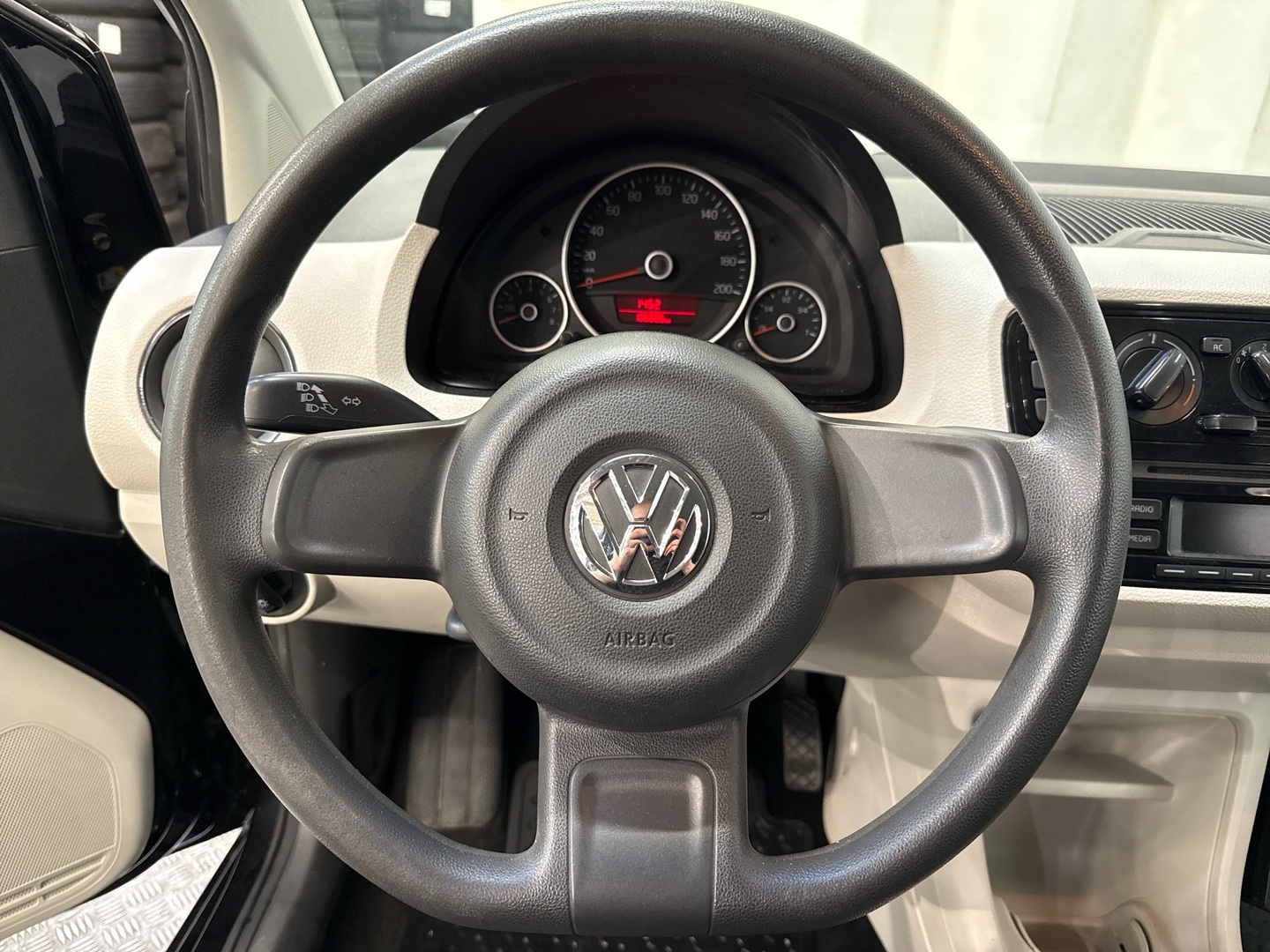 VOLKSWAGEN up! 2012