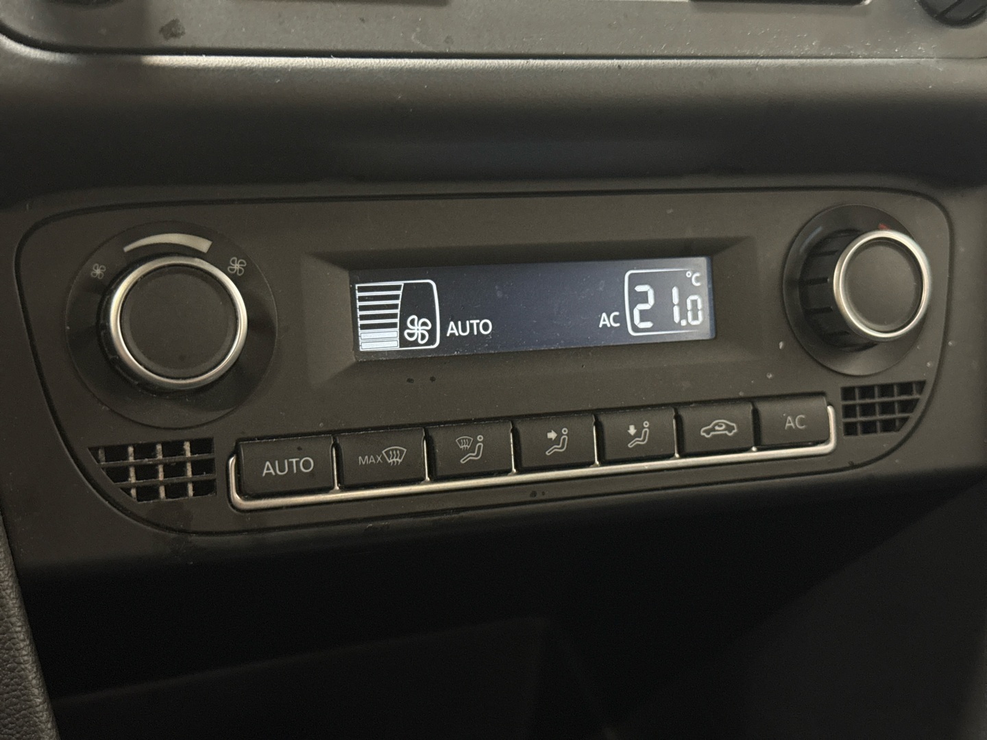 VOLKSWAGEN Polo 2014