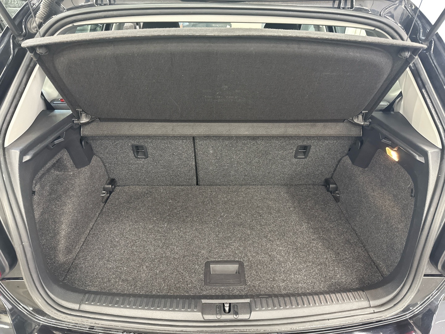 VOLKSWAGEN Polo 2014