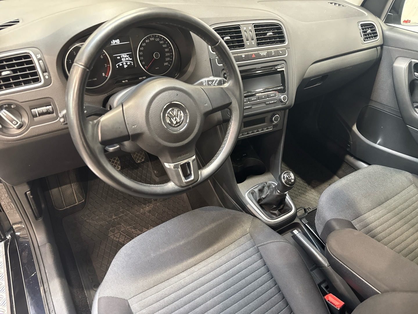 VOLKSWAGEN Polo 2014