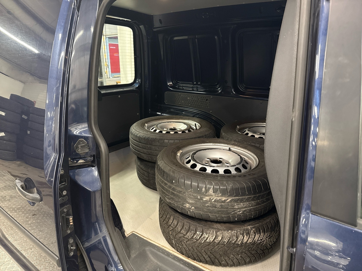 VOLKSWAGEN Caddy 2014