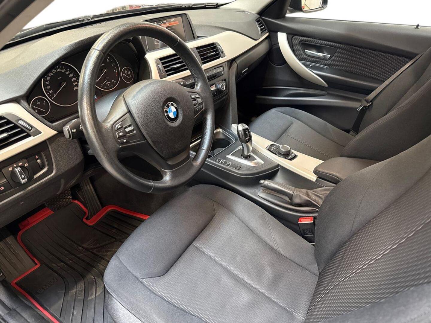 BMW 320 2015