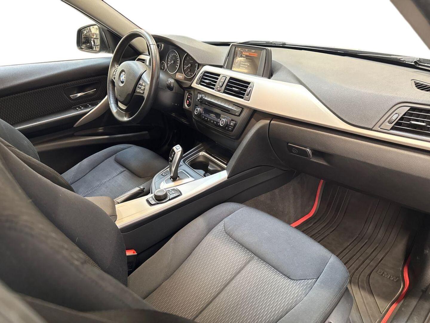 BMW 320 2015