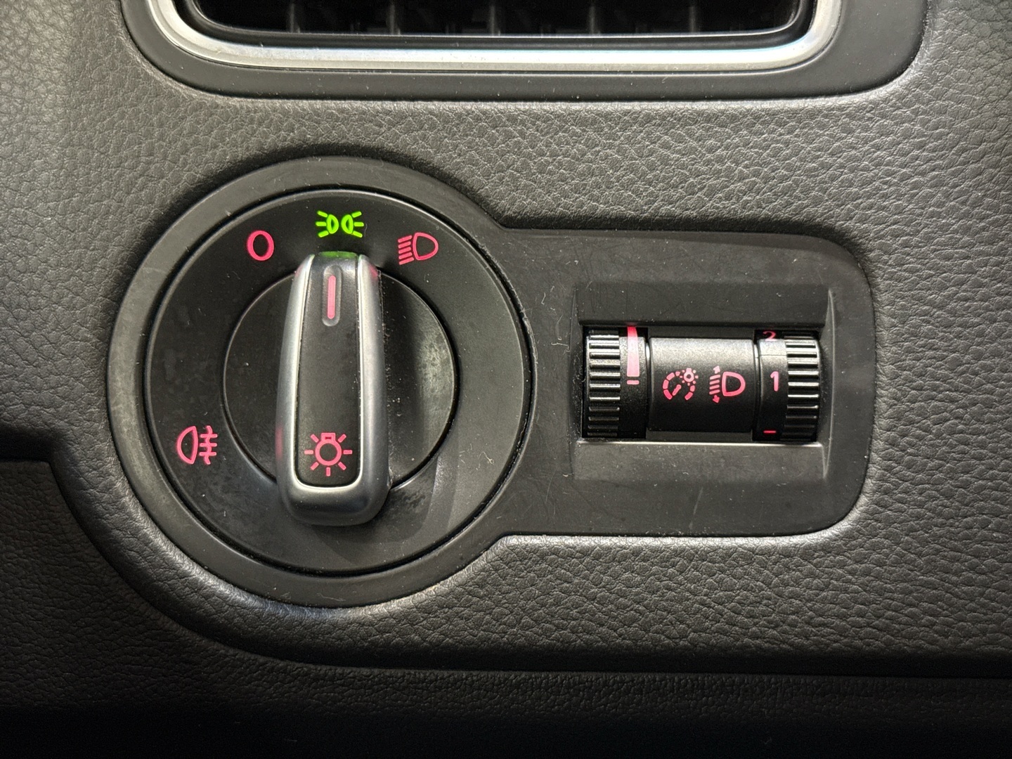 VOLKSWAGEN Polo 2010