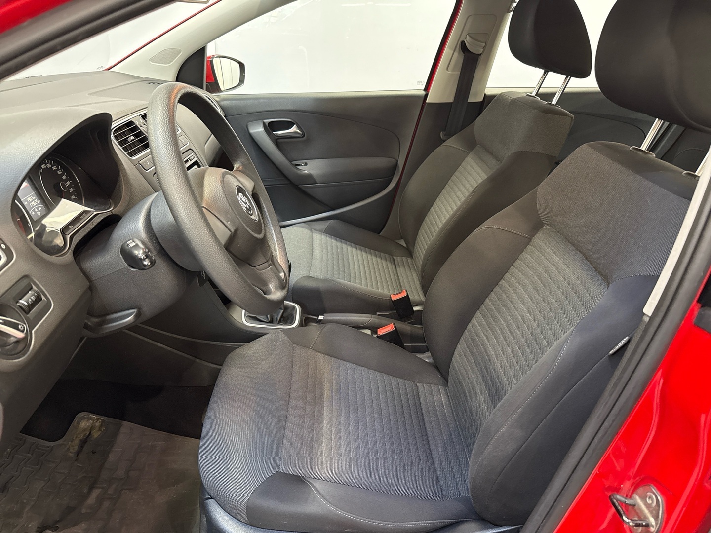 VOLKSWAGEN Polo 2010